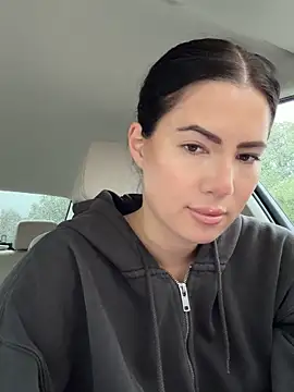 Snapshot of clairewntr chatting on 10.05.25 clairewntr online show from 10.05.25