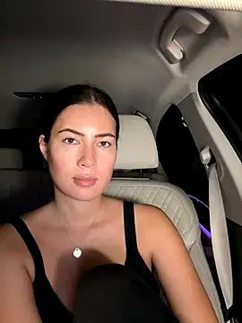 Snapshot of clairewntr chatting on 11.14.25 clairewntr online show from 11.14.25