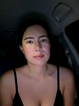 Snapshot of clairewntr chatting on 12.05.25 clairewntr online show from 12.05.25