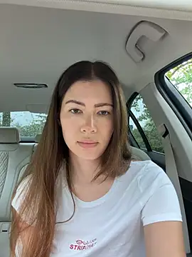 Snapshot of clairewntr chatting on 05.18.26 clairewntr online show from 05.18.26