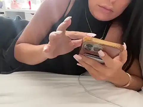 Snapshot of tbaexoxox chatting on 11.13.25 tbaexoxox online show from 11.13.25