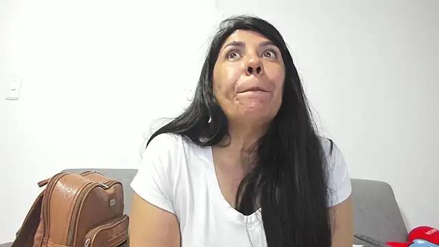 Snapshot of aisha_latina chatting on 02.27.25 aisha latina online show from 02.27.25