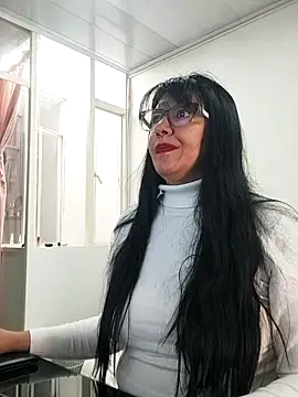 Snapshot of aisha_latina chatting on 02.25.26 aisha latina online show from 02.25.26