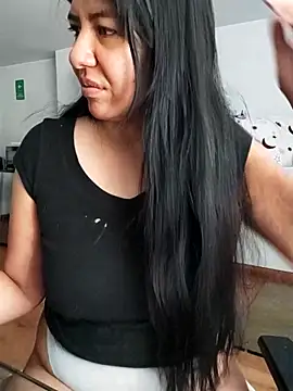 Snapshot of aisha_latina chatting on 03.04.26 aisha latina online show from 03.04.26