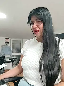 Snapshot of aisha_latina chatting on 03.24.26 aisha latina online show from 03.24.26