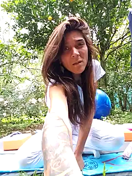 Yuky ta online show from 11.23.25