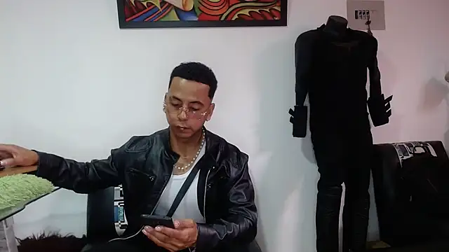 Snapshot of Black_hot266 chatting on 01.10.26 Black hot266 online show from 01.10.26