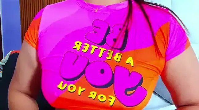 IrresistibleMilf online show from 02.07.25