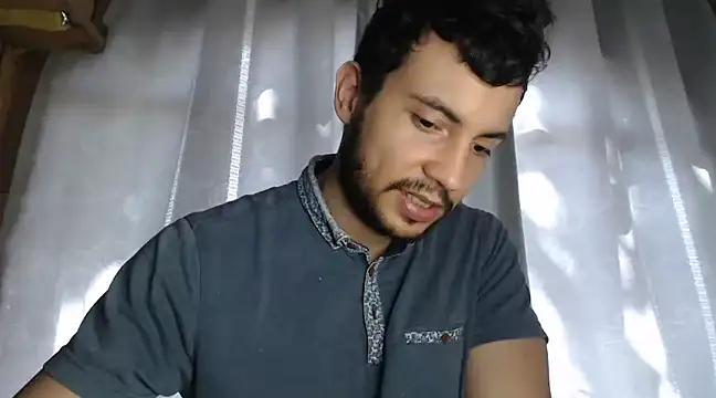 Snapshot of Armando_2002 chatting on 12.18.24 Armando 2002 online show from 12.18.24