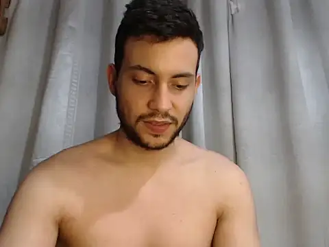 Snapshot of Armando_2002 chatting on 01.21.25 Armando 2002 online show from 01.21.25