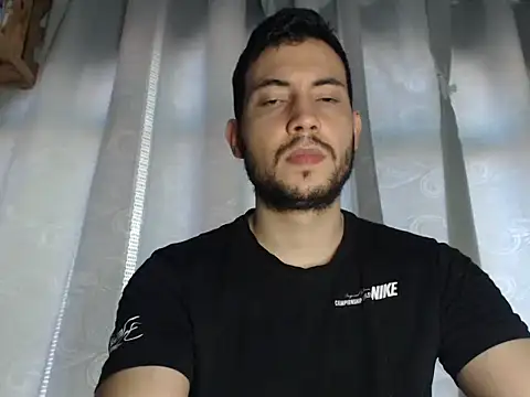 Snapshot of Armando_2002 chatting on 01.23.25 Armando 2002 online show from 01.23.25