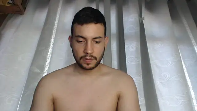 Snapshot of Armando_2002 chatting on 02.21.25 Armando 2002 online show from 02.21.25