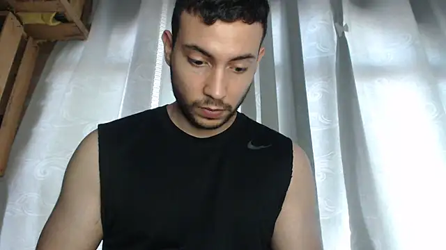 Snapshot of Armando_2002 chatting on 02.27.25 Armando 2002 online show from 02.27.25