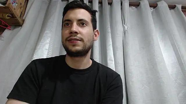 Snapshot of Armando_2002 chatting on 03.21.25 Armando 2002 online show from 03.21.25