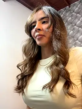 Snapshot of RouseColins chatting on 09.19.25 RouseColins online show from 09.19.25