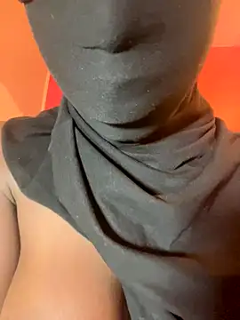 Snapshot of Bella_Binta chatting on 10.28.25 Bella Binta online show from 10.28.25