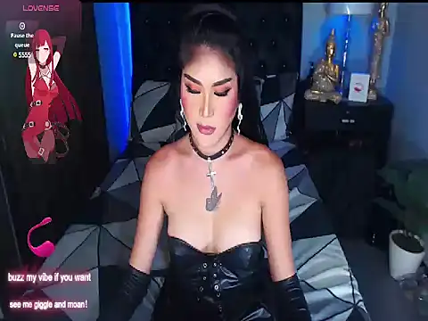 Snapshot of BigCockGODDESS chatting on 01.05.25 BigCockGODDESS online show from 01.05.25