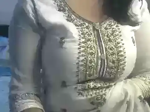 Snapshot of SiaraSiyA chatting on 02.22.25 SiaraSiyA online show from 02.22.25