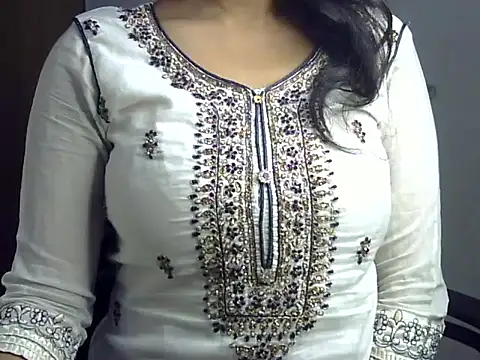 Snapshot of SiaraSiyA chatting on 07.25.26 SiaraSiyA online show from 07.25.26