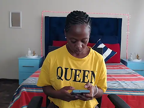 QUEENMANDYY online show from 03.17.26