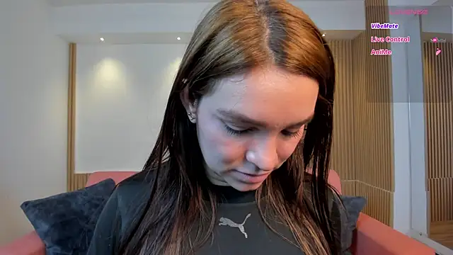 miataylorr1 online show from 12.17.24