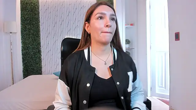 miataylorr1 online show from 11.20.25