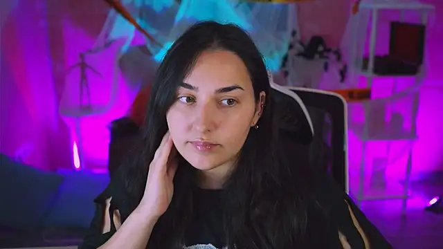 CeceliaJohnson online show from 11.04.25