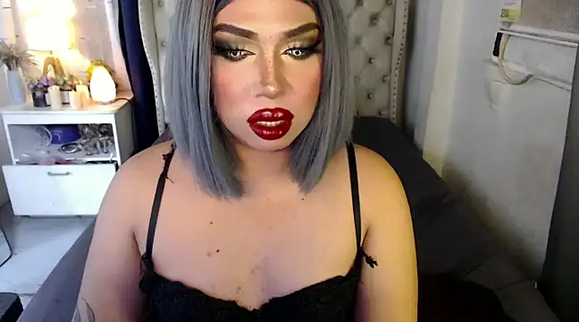 RebecaNextToYou online show from 12.04.24