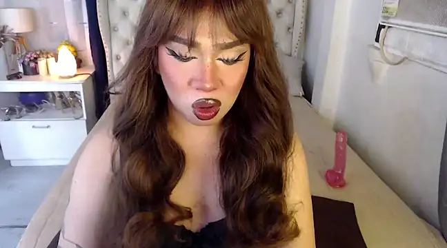 RebecaNextToYou online show from 12.19.24