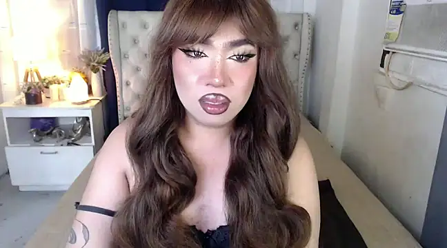 RebecaNextToYou online show from 12.27.24