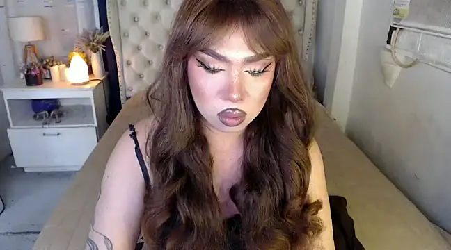 RebecaNextToYou online show from 01.05.25