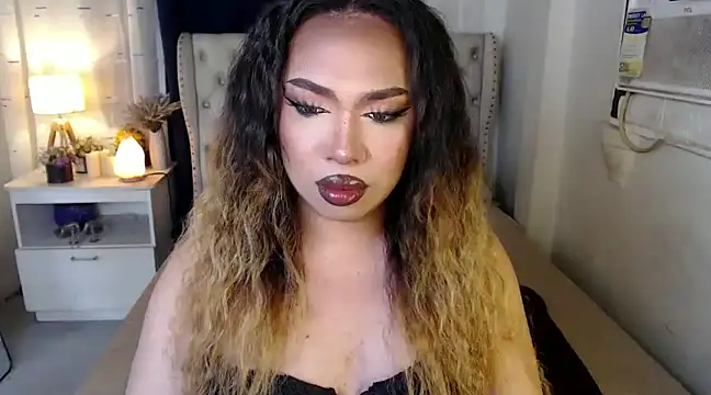 RebecaNextToYou online show from 01.06.25