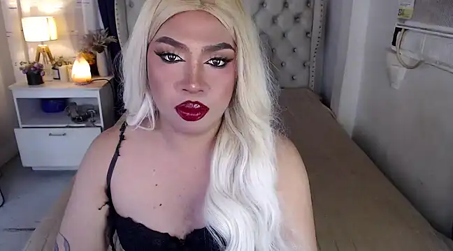 RebecaNextToYou online show from 01.12.25