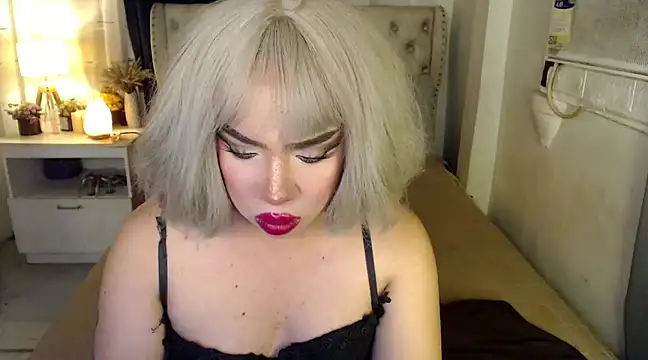 RebecaNextToYou online show from 01.15.25