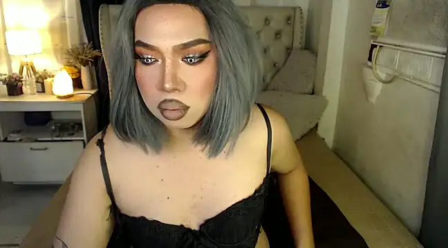 RebecaNextToYou online show from 01.18.25