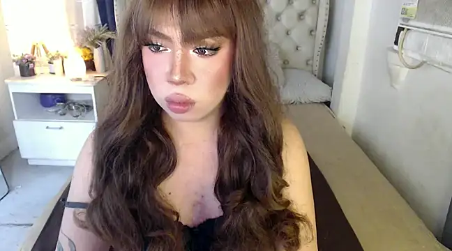 RebecaNextToYou online show from 01.22.25