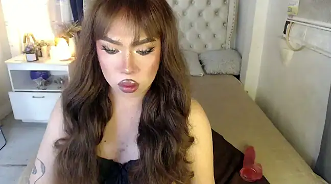 RebecaNextToYou online show from 01.28.25