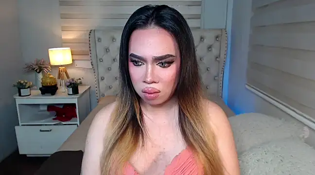 RebecaNextToYou online show from 02.12.25