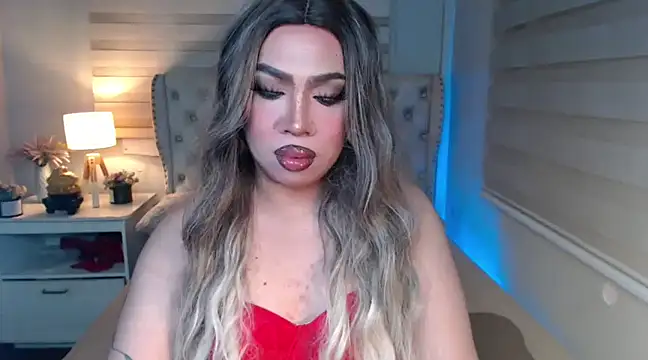 RebecaNextToYou online show from 02.13.25