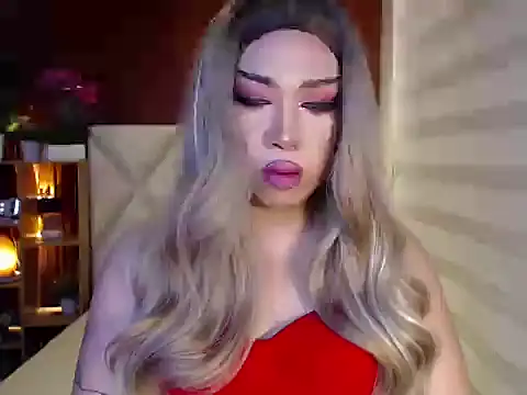 RebecaNextToYou online show from 10.06.25