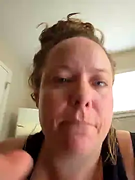 julimonroe online show from 02.25.25