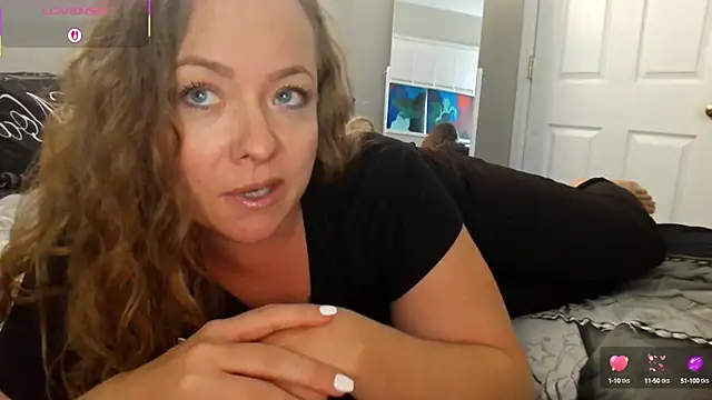 julimonroe online show from 09.12.25