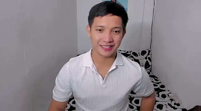 Snapshot of xSebastian19 chatting on 12.16.24 xSebastian19 online show from 12.16.24