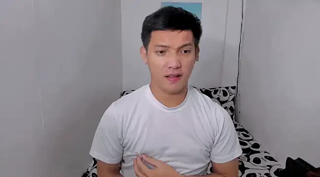 Snapshot of xSebastian19 chatting on 12.18.24 xSebastian19 online show from 12.18.24