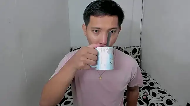 Snapshot of xSebastian19 chatting on 01.08.25 xSebastian19 online show from 01.08.25