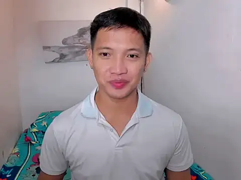 Snapshot of xSebastian19 chatting on 09.17.25 xSebastian19 online show from 09.17.25