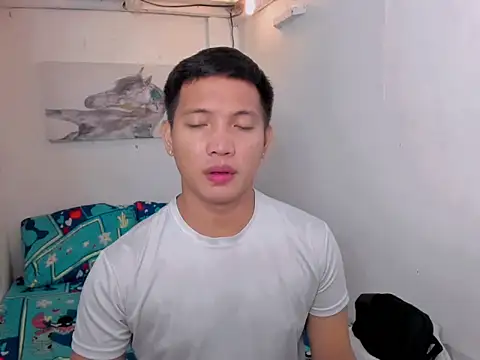 Snapshot of xSebastian19 chatting on 12.15.25 xSebastian19 online show from 12.15.25