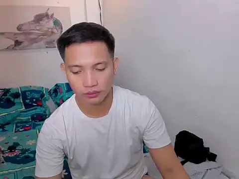 Snapshot of xSebastian19 chatting on 12.21.25 xSebastian19 online show from 12.21.25