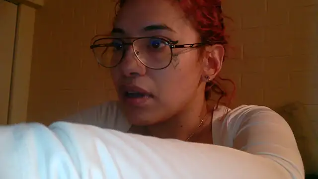 Snapshot of Vixxenn_V chatting on 03.27.26 Vixxenn V online show from 03.27.26