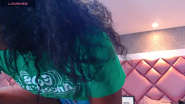 DanielaDuff online show from 11.21.25